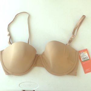 NWT-38C Gillian& O’Malley microfiber strapless bra